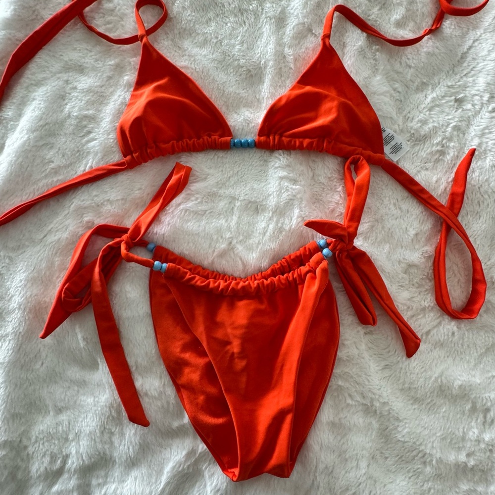 PrettyLittleThing Vibrant Orange bikini set w/ turquoise beads size 4